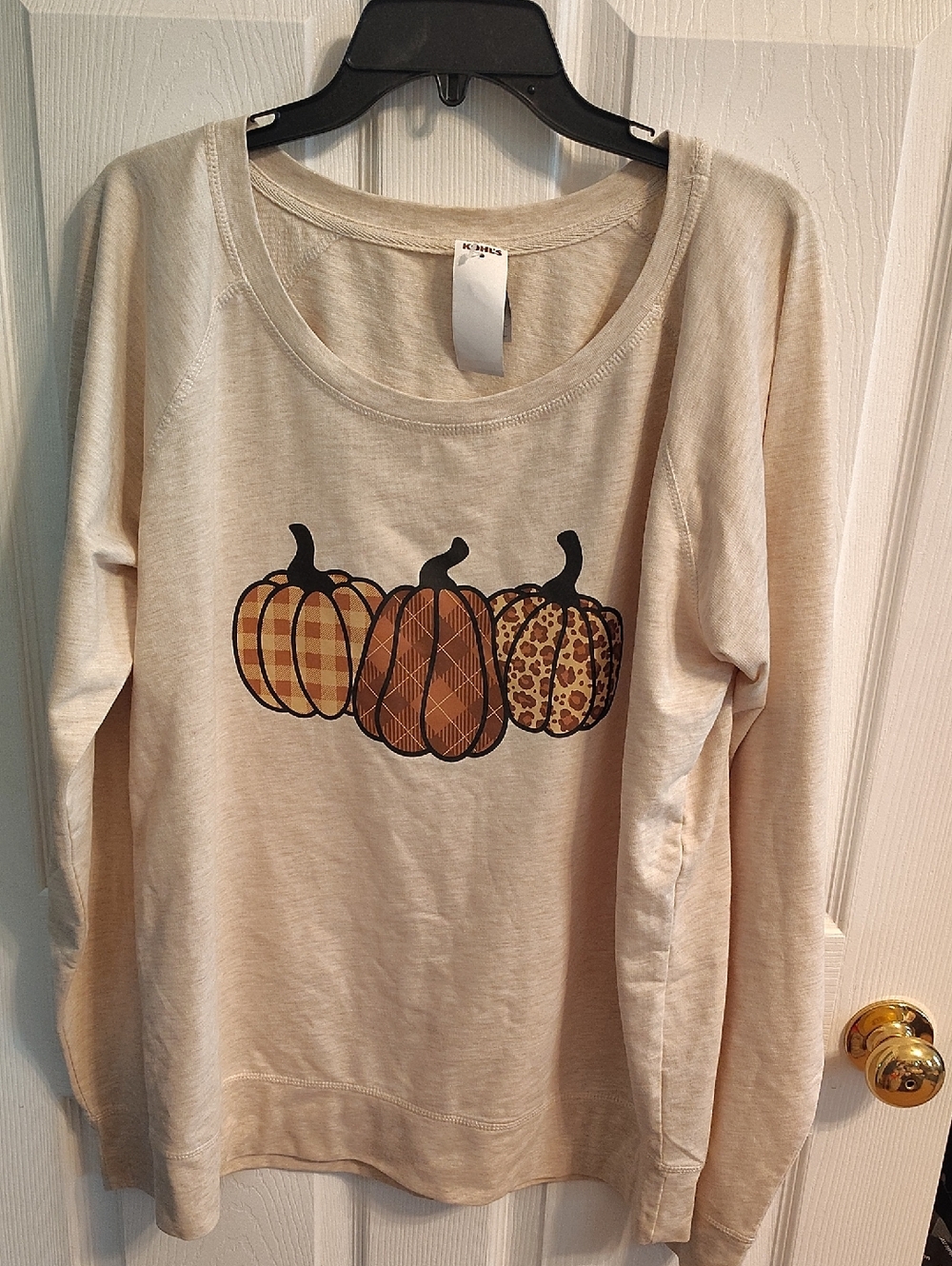 Kohl's Cream Ladies Pullover Sweatshirt